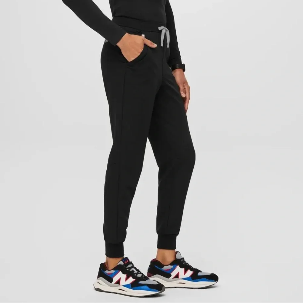 FIGS Black Tansen Jogger Scrub Regular Pants Size Medium - Picture 2 of 9